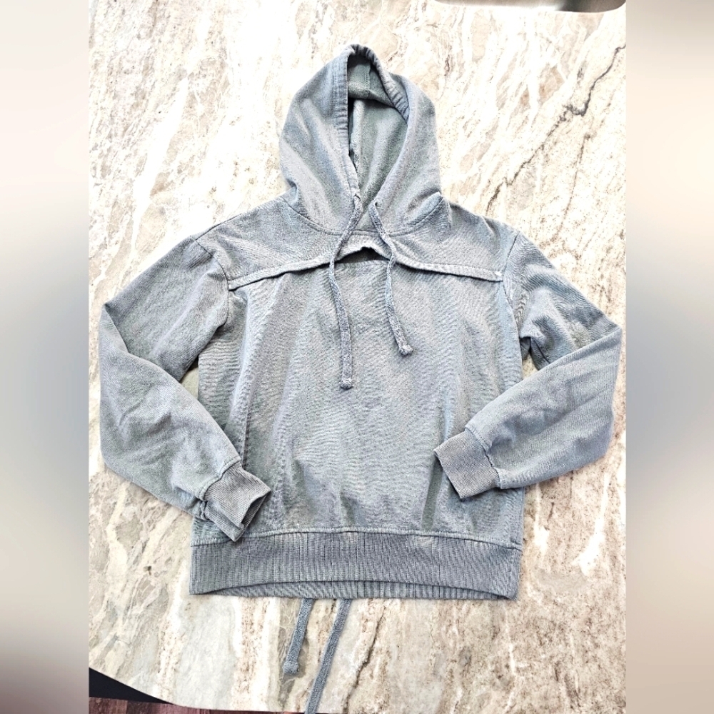 Jolie & Joy by Felicity & Coco Washed Grey Hoodie – Size Medium
